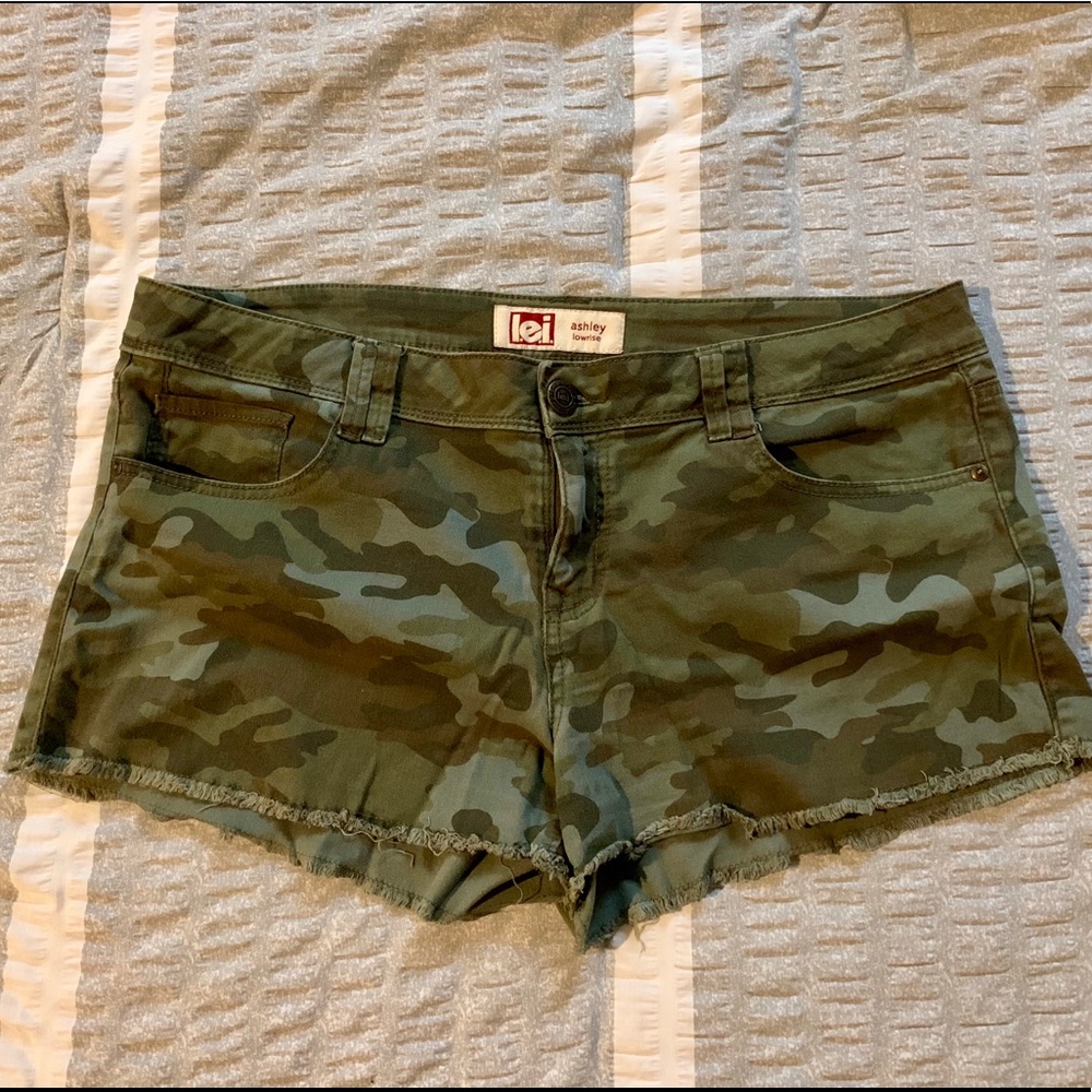 💚LEI💚Camo Jean Shorts